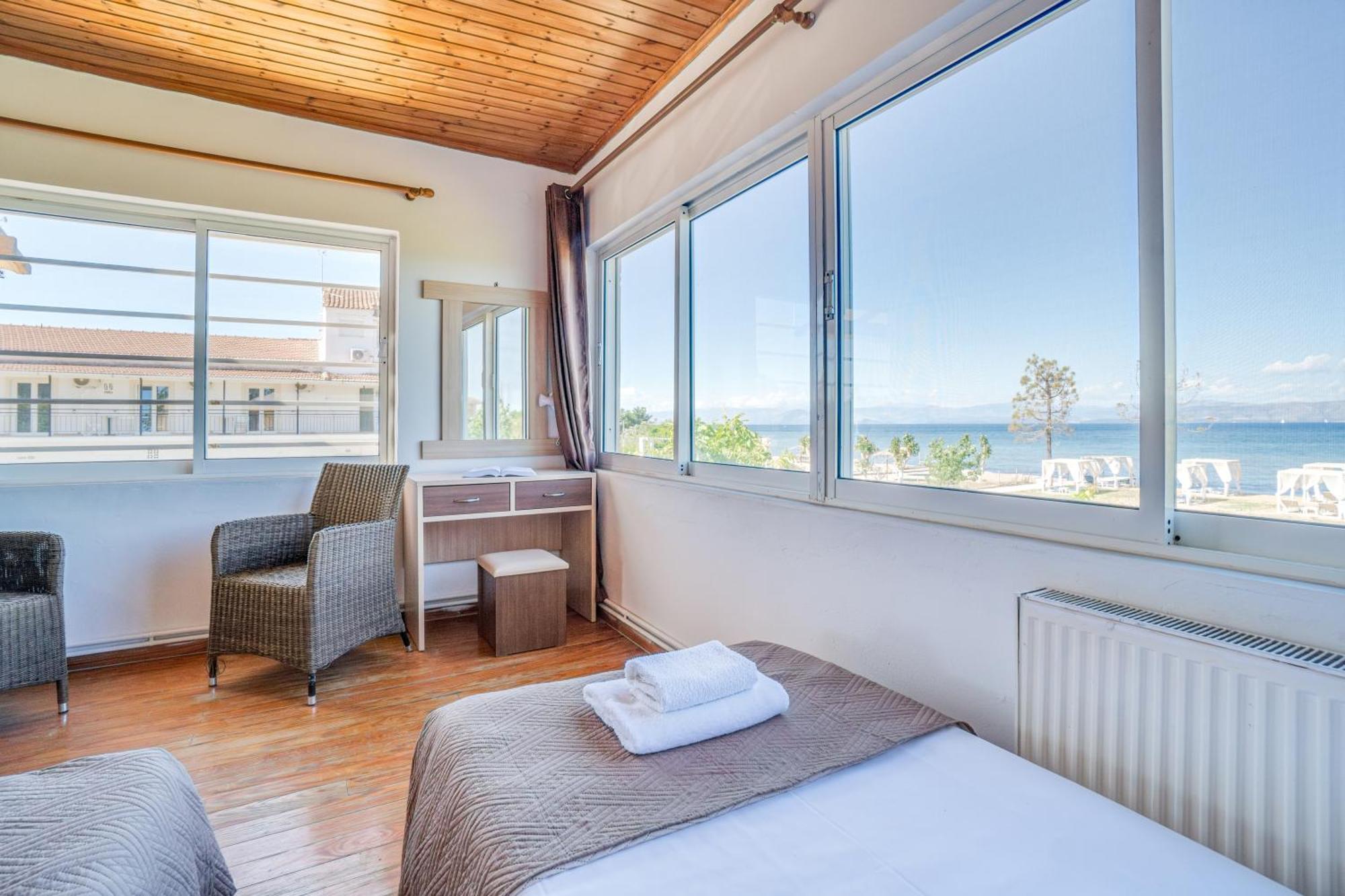 Sandy Beach Houses - Sea View กาวอส ภายนอก รูปภาพ
